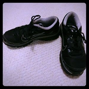 NIKE DUAL FUSION gently worn cross trainer🎉🙊!!